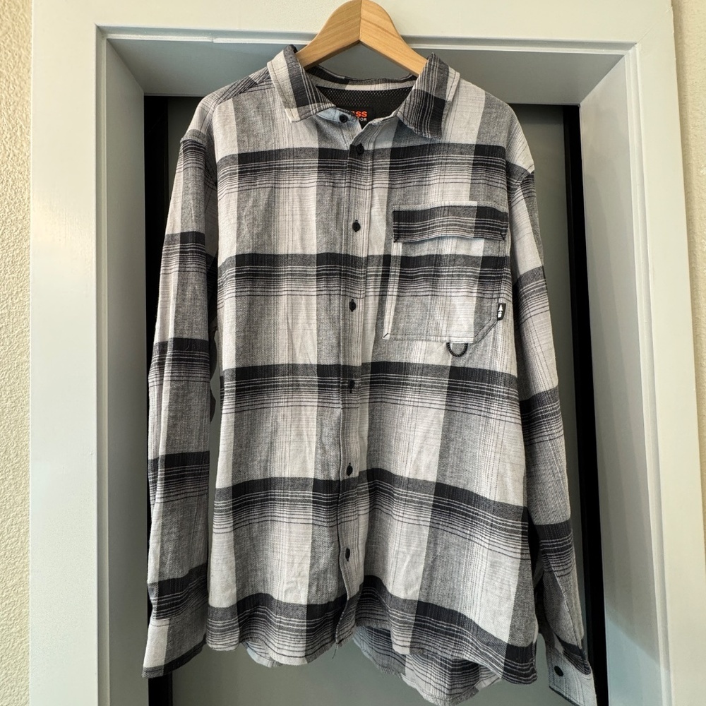 Nordstrom Bass Outdoor Men’s Grey Flannel Plaid Button Down Shirt NWT L